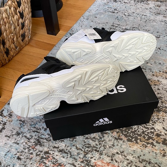 Adidas Young-96 Shoes - Picture 8 of 15